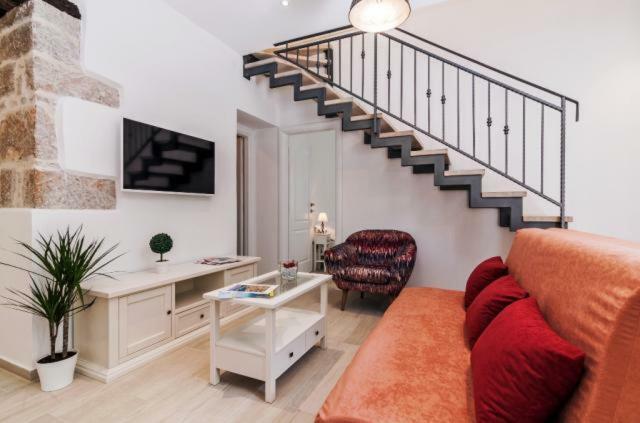 Villa Augustina ซูโกชัน ภายนอก รูปภาพ