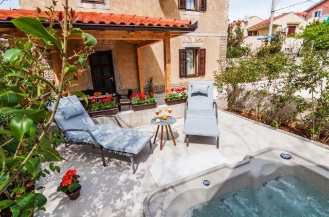 Villa Augustina ซูโกชัน ภายนอก รูปภาพ