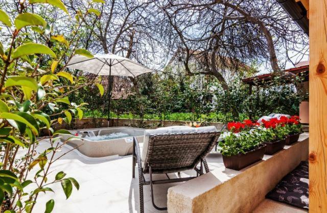 Villa Augustina ซูโกชัน ภายนอก รูปภาพ